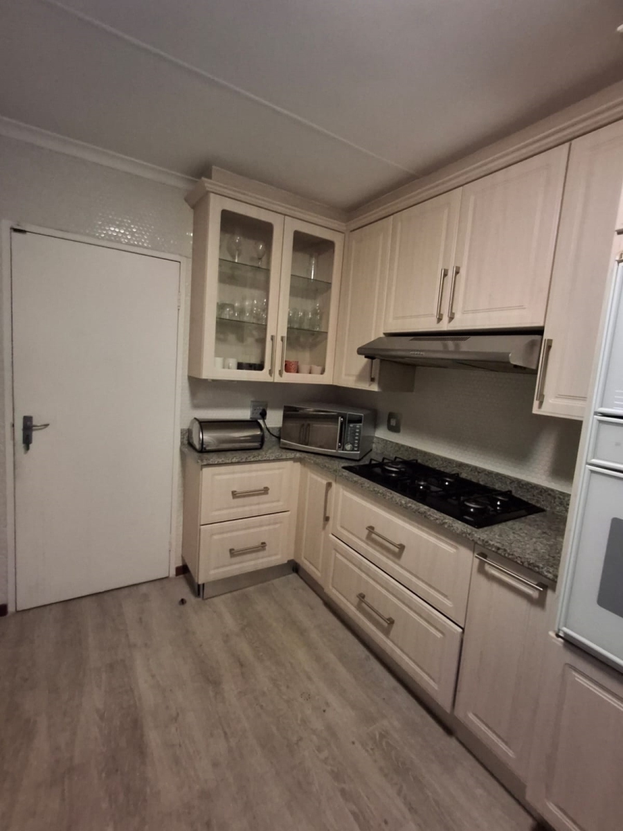 To Let 3 Bedroom Property for Rent in Summerstrand Eastern Cape